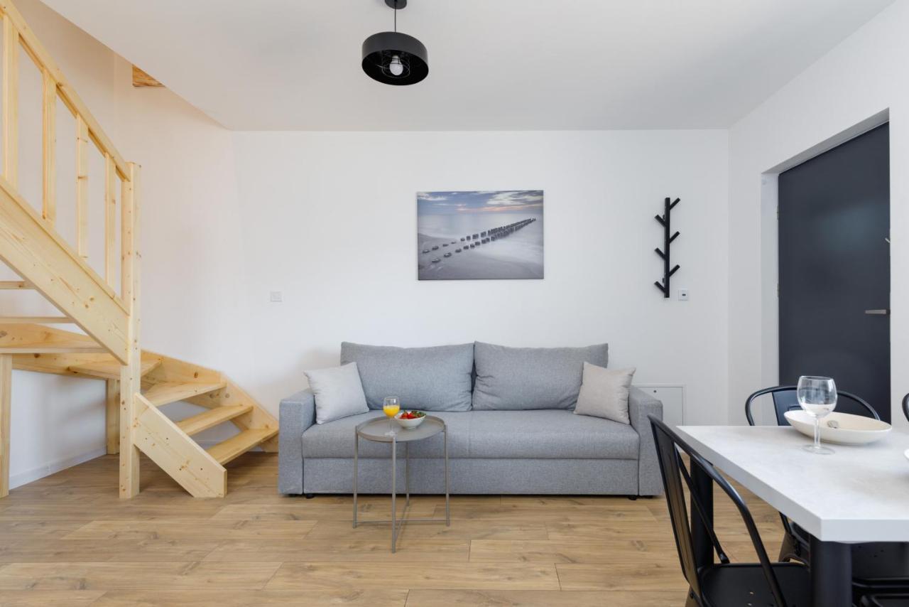 Seaside Escape By Renters Apartment *
