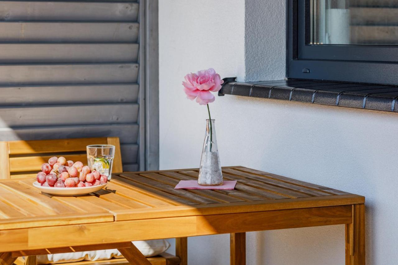 Seaside Escape By Renters Apartment *
