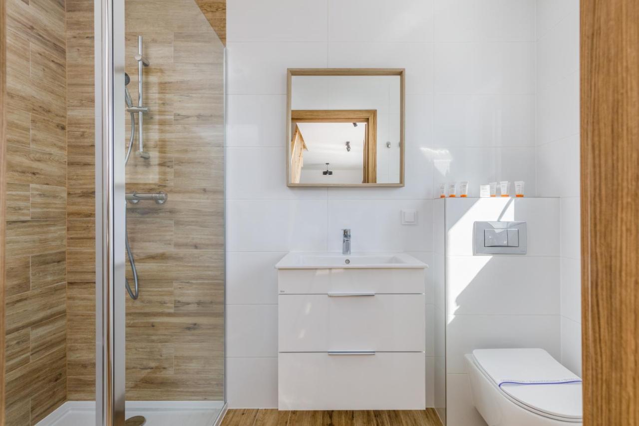 Seaside Escape By Renters Apartment