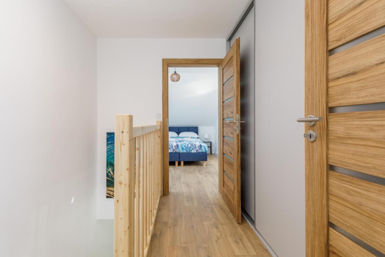 Seaside Escape By Renters Apartment